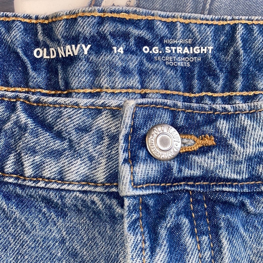 Old Navy O.G. High-Rise distressed denim jean short shorts - Picture 5 of 9